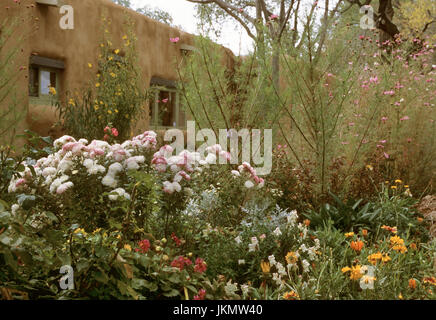 Southwestern style garden in Santa Fe Stock Photo