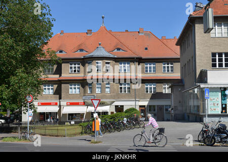 Place Ludolfinger, Frohnau, village Reinicken, Berlin, Germany, Ludolfingerplatz, Reinickendorf, Deutschland Stock Photo