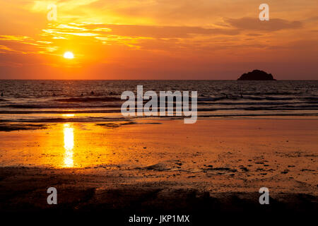 Sunset on Polzeath Beach (Cornwall, England Stock Photo - Alamy