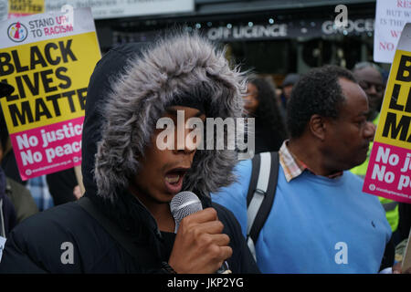Stoke Newington Police Station. Hackney. London, UK. 24th July, 2017. Campaigners hold a vigil outside Stoke Newington Police Station in Hackney, East London, demanding 'justice' for Rashan Charles who died after being chased by police officers in the early hours of 22 July. Credit: See Li/Alamy Live News Stock Photo