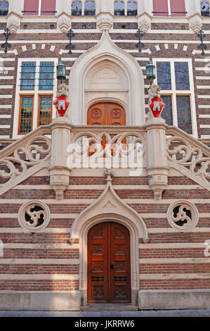 Entrance of townhall, Alkmaar, Netherlands | Eingang vom Rathaus, Alkmaar, Niederlande / Stadhuis Stock Photo