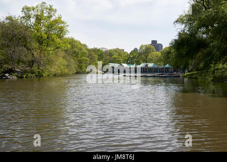 Loeb Boathouse Central Park New York City snow Scene USA Central Park ...