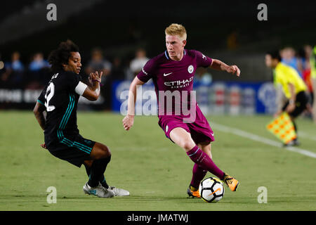 Los Angeles, California, USA. 26th July, 2017. Marcelo Viera da Silva (12) Real Madrid's player. Kevin De Bruyne (17) Manchester City's player.INTERNATIONAL CHAMPIONS CUP between Manchester City vs Real Madrid match friendly at the Los Angeles Memorial Coliseum (Los Angeles), California, USA, July 27, 2017 . Credit: Gtres Información más Comuniación on line,S.L./Alamy Live News Stock Photo