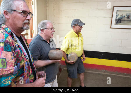 Detroit, Michigan - Feather bowling at the Cadieux Cafe. Feather bowling originated in Belgium; in the United States, it is played only in Michigan. P Stock Photo