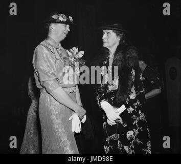 First Lady Eleanor Roosevelt with Mariette Rheiner Garner, Wife of Vice President John Nance Garner, attending Senate Ladies Luncheon, Washington DC, USA, Harris & Ewing, January 11, 1938 Stock Photo