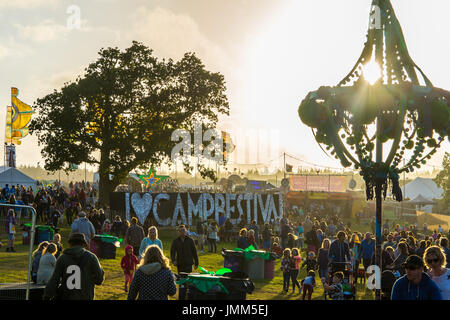 Lulworth Castle, Dorset, UK. 27th July, 2017. Although there are no acts on today lots of people have arrived for the sold our Camp Bestival, with a lot of people having brought their children ahead of a fun packed weekend. Credit: James Houlbrook/Alamy Live News Stock Photo
