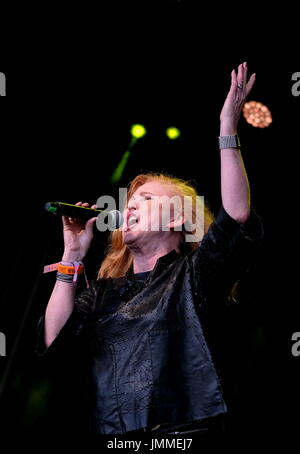 Lulworth, Dorset, UK. 28th July, 2017. Camp Bestival Day 2 - Carol Decker, lead singer with British band T'Pau performing at Camp Bestival, Lulworth, Dorset 28 July 2017, UK Credit: DFP Photographic/Alamy Live News Stock Photo