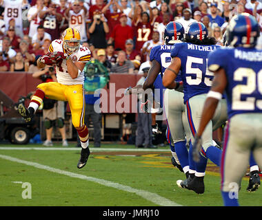 Washington Redskins Chris Cooley, with a No. 21 on his jersey