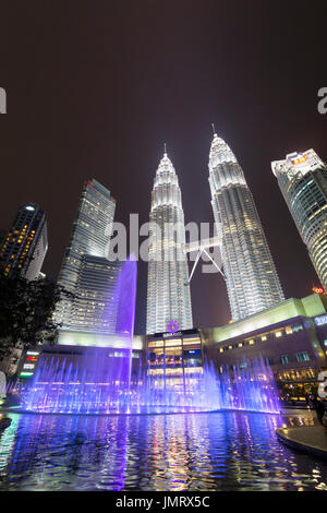 KLCC lake symphony water fountain show, Kuala Lumpur, Malaysia Stock Photo