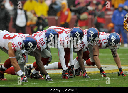 running-back-ron-johnson-of-the-new-york-giants-takes-the-handoff-picture-id106763440  (691×1024)