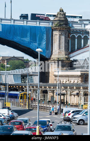 Picture: Taxi Rank, Taxi Drop off point on Market street and Calton road for waverley train station, New street car Stock Photo