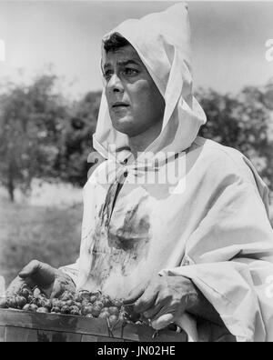 Tony Curtis, on-set of the Film,' The Great Imposter', Universal Pictures, 1961 Stock Photo
