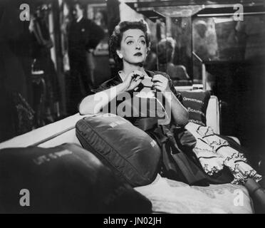 Bette Davis, on-set of the Film, 'The Star', 20th Century-Fox, 1952 Stock Photo