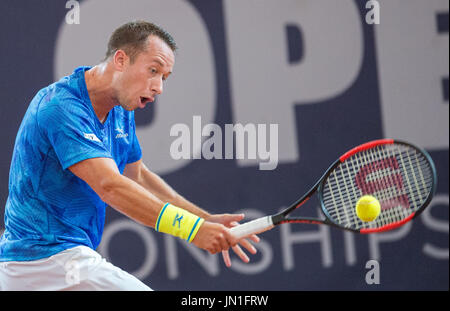 Hamburg, Germany. 29th July, 2017. Germany's Philipp Kohlschreiber plays against Germany's F. Mayer during the men's single semi-final match at the Tennis ATP-Tour German Open in Hamburg, Germany, 29 July 2017. Photo: Daniel Bockwoldt/dpa/Alamy Live News Stock Photo