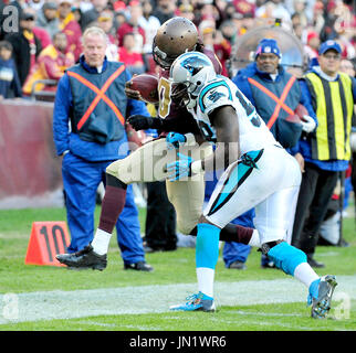 Carolina Panthers linebacker Thomas Davis (58) before the NFL football game  between the New Orleans Saints and the Carolina Panthers on Sunday  September 24, 2017 in Charlotte, NC. Jacob Kupferman/CSM Stock Photo - Alamy