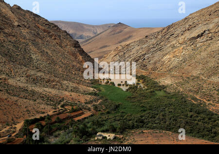 Dam and reservoir partially silted up by sediment, Presa de la Penitas ...