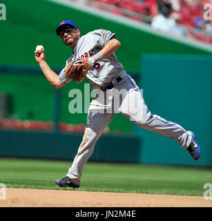 Washington Nationals Ryan Zimmerman throws out New York Mets Jose Reyes in  the forth inning at Shea Stadium in New York City on July 29, 2007. (UPI  Photo/John Angelillo Stock Photo - Alamy
