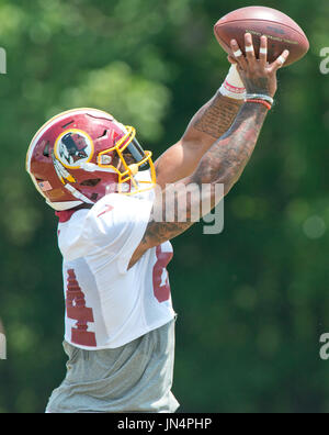 Washington Redskins' Niles Paul celebrates a Tennesee Titans