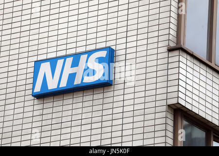 NHS sign on side of St Thomas's Hospital in London.     Pic by Gavin Rodgers/Pixel 8000 Ltd