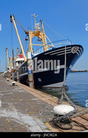 Fishing boat in harbour, Oudeschild, Texel, Netherlands | Fischerboot im Hafen, Oudeschild, Texel, Niederlande Stock Photo