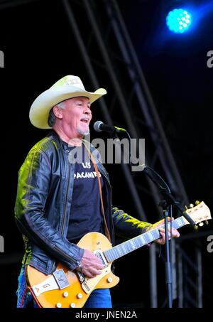 Lulworth, Dorset, UK. 30th July, 2017. Camp Bestival Day 4 -  British singer songwriter  Paul Young performing with Los Pacaminos at Camp Bestival, Lulworth, Dorset 30 July 2017, UK Credit: Dawn Fletcher-Park/Alamy Live News Stock Photo