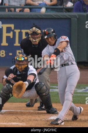 San Francisco Giants' Tsuyoshi Shinjo sets up to bunt against the Houston  Astros during the third inning Friday, April 19, 2002 in Houston. (AP  Photo/David J. Phillip Stock Photo - Alamy