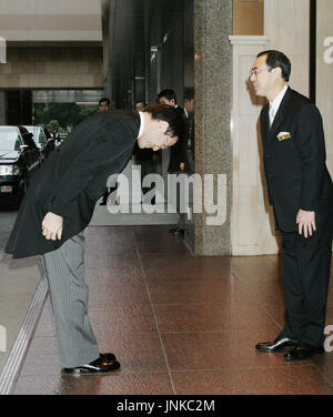 Tokyo Japan Yoshiki Kuroda A Tokyo Metropolitan Government Employee Smiles During A Press Conference With His Wife Princess Sayako At Tokyo S Imperial Hotel On Nov 15 After Their Wedding There Pool