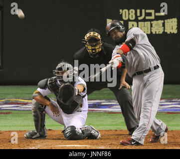 Boston Red Sox outfielder Manny Ramirez, left, and Detroit Tigers first  baseman Miguel Cabrera talk before a baseball game in Detroit, Tuesday, May  6, 2008. (AP Photo/Paul Sancya Stock Photo - Alamy