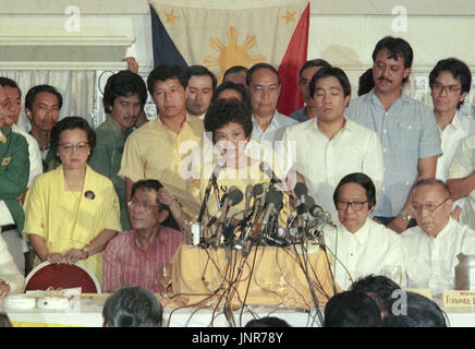 Corazon Aquino inauguration Stock Photo - Alamy
