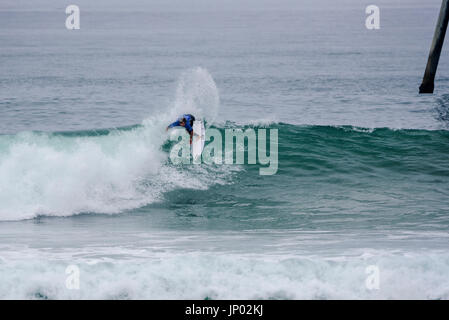 Huntington Beach, USA. 31 July, 2017. Jack Robinson (AUS) competes in round 1 of competition at the 2017 VANS US Open of Surfing. Credit: Benjamin Ginsberg/Alamy Live News. Stock Photo