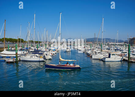 Hondarribia, Spain - July 16, 2017. Yachts moored in Marina port, the leisure harbour of Hondarribia (Fuenterrabia), in Gipuzkoa, Basque country, Spai Stock Photo