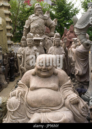 Figures at Panjiayuan Market, Beijing, China Stock Photo