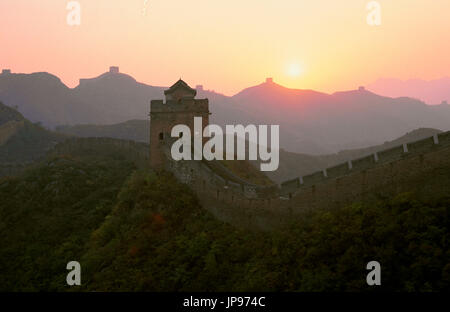 Sunrise at The Great Wall, Jinshanling, China Stock Photo