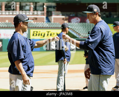 Seattle Mariners - Dae-Ho dressed up in traditional Korean garb