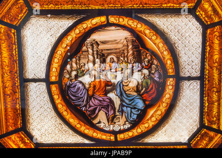England, London, Victoria and Albert Museum, Stained Glass Window depicting The Last Supper by William Peckitt dated 1770-80 Stock Photo