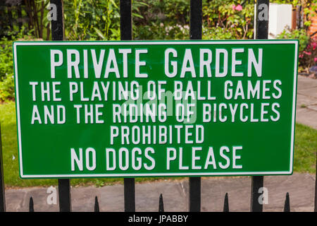 England, London, Marlybone Area, Private Garden Sign Stock Photo