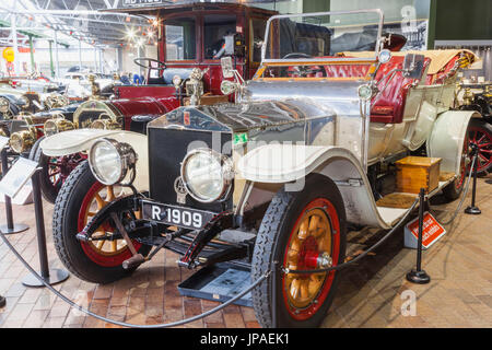 England, Hampshire, New Forest, Beaulieu, The National Motor Museum, Exhibit of Vintage Rolls Royce Silver Ghost dated 1909 Stock Photo