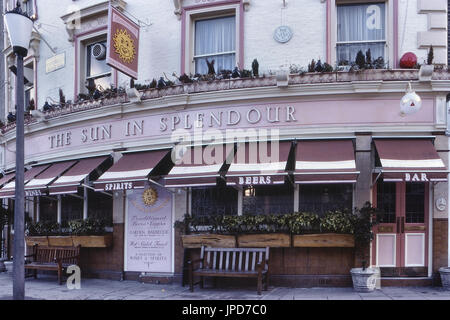 The Sun in Splendour pub, Notting Hill, London, England, UK, Circa 1980's Stock Photo