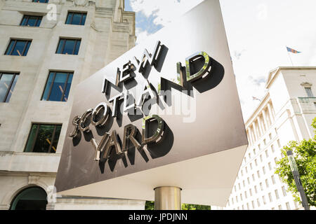 Revolving sign outside New Scotland Yard on Victoria Embankment, London, UK Stock Photo