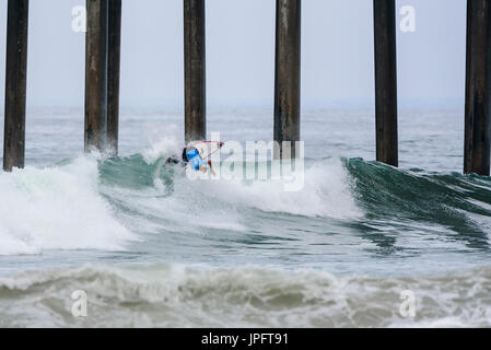 Huntington Beach, USA. 01 August, 2017. Sage Erickson (USA) competes in the early rounds of the Women's 2017 VANS US Open of Surfing, on Tuesday, 01 August, 2017. Credit: Benjamin Ginsberg/Alamy Live News. Stock Photo