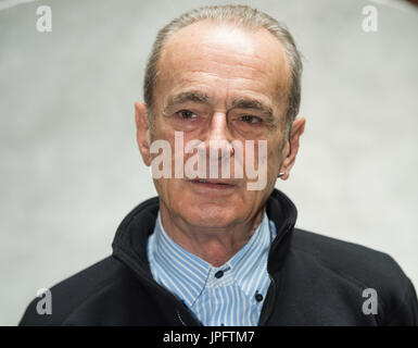 Hamburg, Germany. 1st Aug, 2017. English singer and guitarist Francis Rossi from the Status Quo in Hamburg, Germany, 1 August 2017. The band will play at the Wacken Open Air festival on the 3 August 2017. Photo: Christophe Gateau/dpa/Alamy Live News Stock Photo