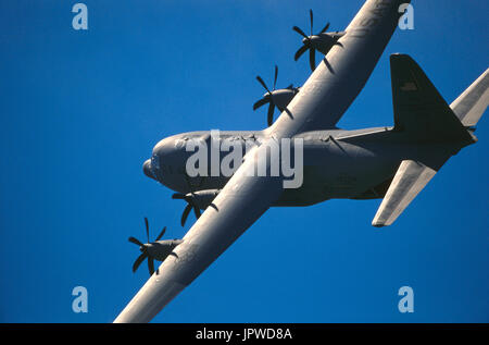 USA - Maryland Air National Guard ANG Air Force USAF Lockheed Martin C-130J Hercules in the flying-display at the 1999 Paris-Airshow Stock Photo