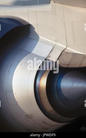 engine-pylon and jet-engine of a GE90 on a British Airways Boeing 777-200 Stock Photo