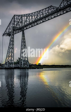The Tees Transporter Bridge Was Built Between 1910 And 1911 And Carries A Traveling 'gondola', Suspended From The Bridge, Across The River Tees In ... Stock Photo