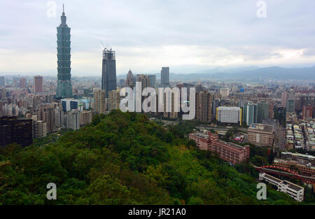 TAIPEI, TAIWAN - JANUARY 21, 2017 - View of the Taipei City skyline from a popular lookout on Elephant Mountain Stock Photo