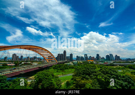 Hongyang bridge and highway at the entrance to Taichung City, Taiwan Stock Photo