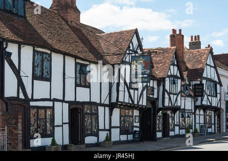 The Kings Arms Pub - Old Amersham - Buckinghamshire Stock Photo ...