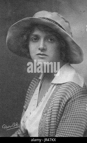 Miss Gladys Cooper, Edwardian Actress. Dame Gladys Constance Cooper DBE (18 December 1888 to 17 November 1971) an English actress with a career across seven decades on stage, film and TV.  She started on the stage as a teenager in Edwardian musical comedy and pantomime, she was starring in dramatic roles and silent films before the beginning of the First World War. She also became a manager of the Playhouse Theatre from 1917 to 1933, where she played many roles.  In the 1930s, she was starred both in the West End and on Broadway. Stock Photo