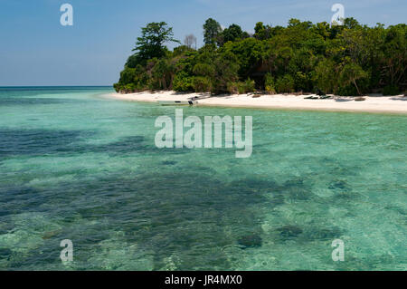 Turquoise waters of Lankayan Island, Malaysia Stock Photo