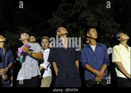 10.08.2012, Pyongyang, North Korea, Asia - North Koreans enjoy watching the many attractions at the Kaeson Youth Park in Pyongyang. Stock Photo